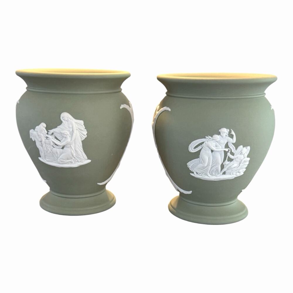 Vintage Wedgewood Jasperware Stoneware Bud Vase 4” White Relief Figures England